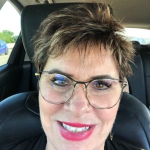 Meet your Posher, Pam